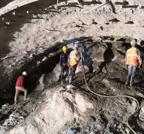 邵武拱顶带模注浆料的施工流程及注意事项